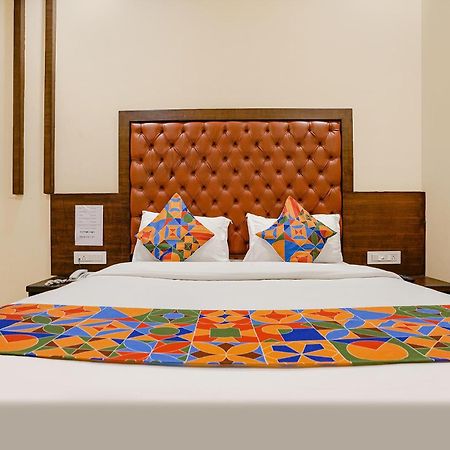 Fabhotel Vertigo Suites - Nr Bkc Mumbai Bagian luar foto