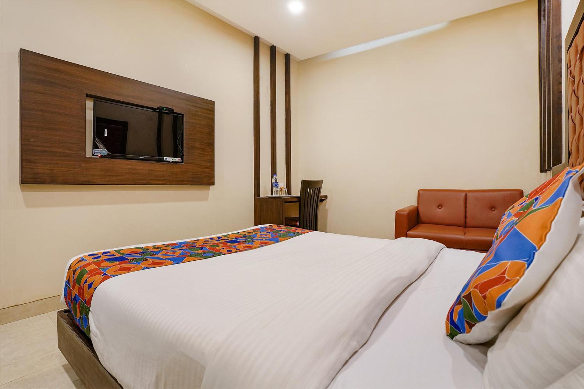 Fabhotel Vertigo Suites - Nr Bkc Mumbai Bagian luar foto