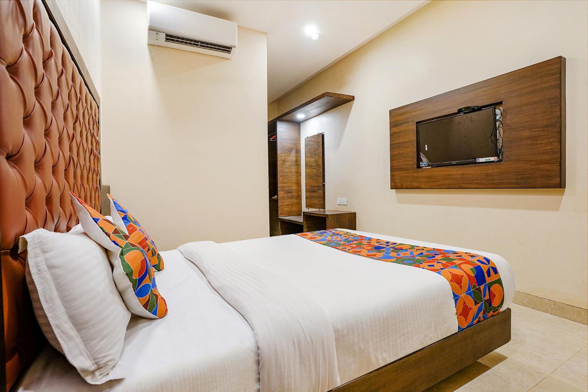 Fabhotel Vertigo Suites - Nr Bkc Mumbai Bagian luar foto