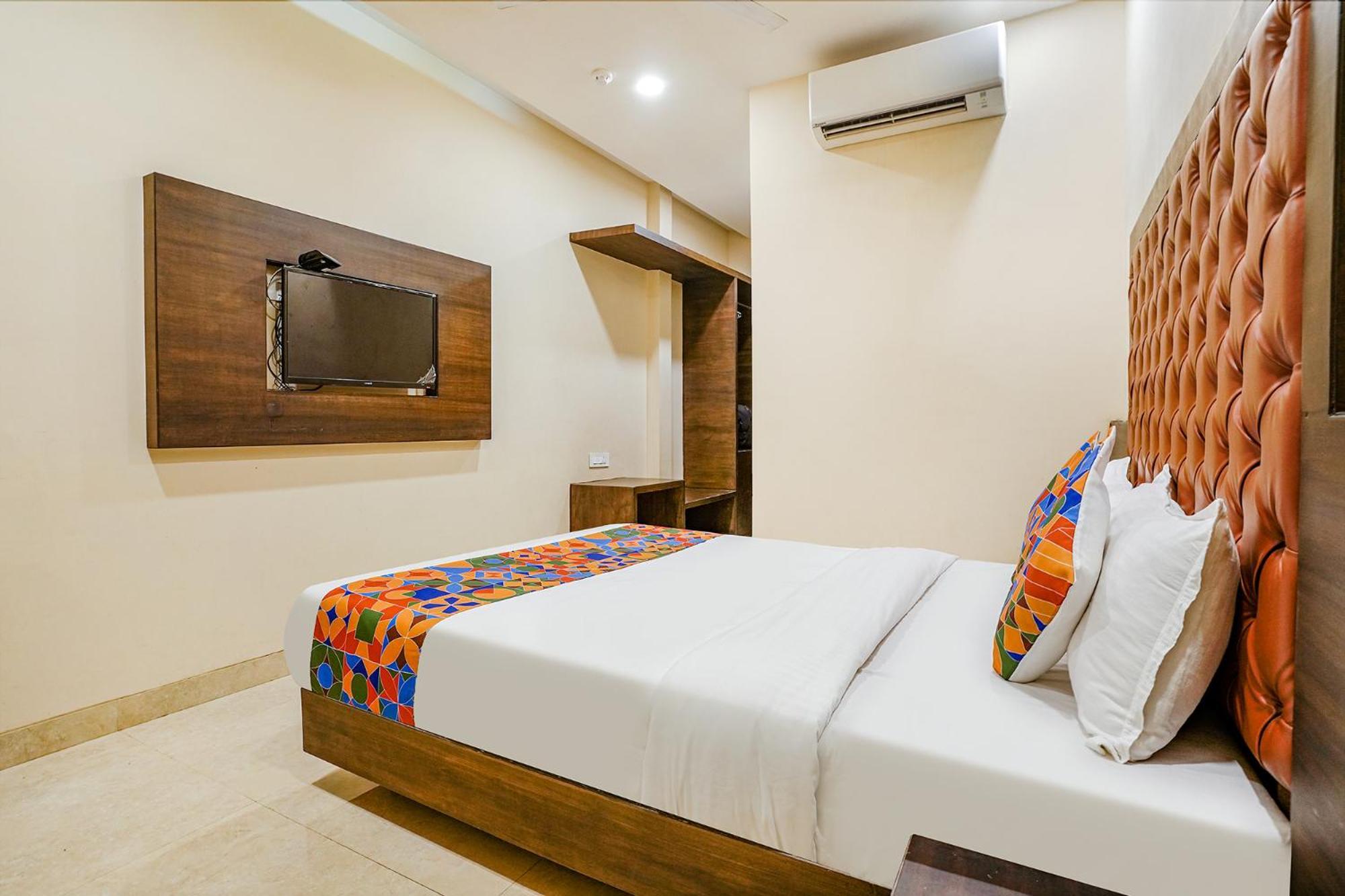 Fabhotel Vertigo Suites - Nr Bkc Mumbai Bagian luar foto